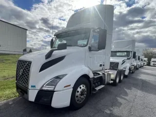 2021 VOLVO VNL300