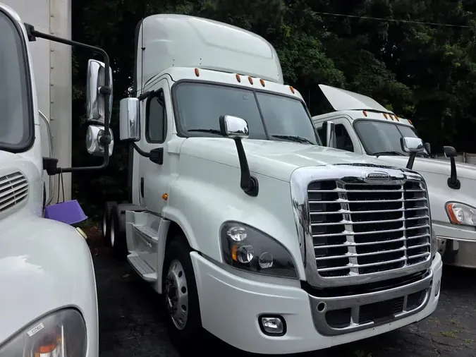 2019 FREIGHTLINER CASCADIA 125