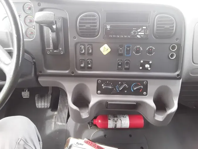 2018 FREIGHTLINER M2 106