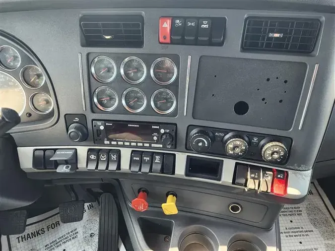 2022 KENWORTH T680743ad40548ae26354f76c7d61d6d31f6