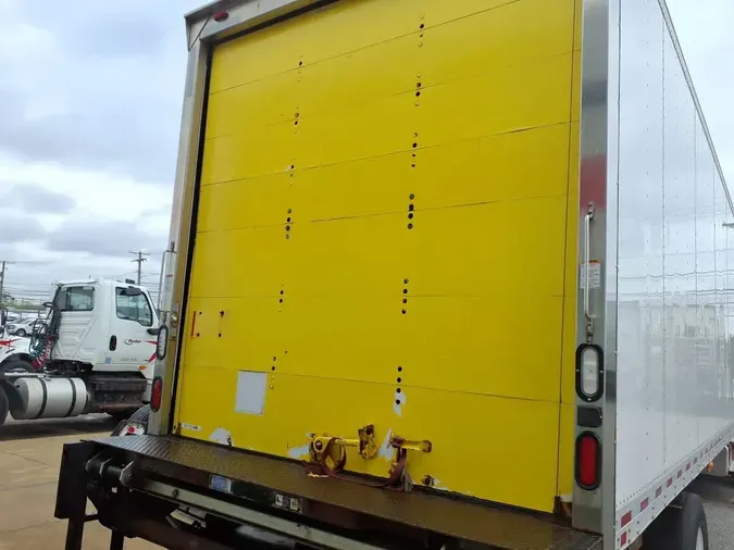 2018 FREIGHTLINER M2 106