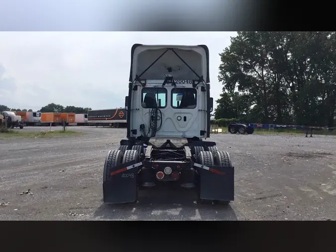 2020 Freightliner Cascadia 126