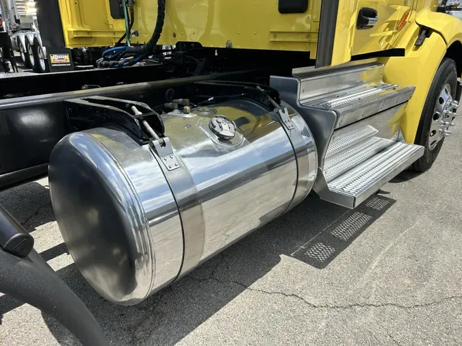 2021 Peterbilt 579743bc847a5b8d091ed2a1214354af297