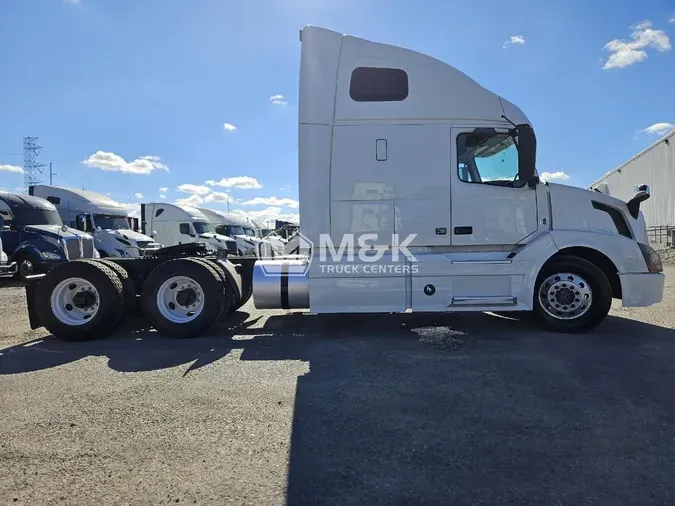 2017 VOLVO VNL64T670