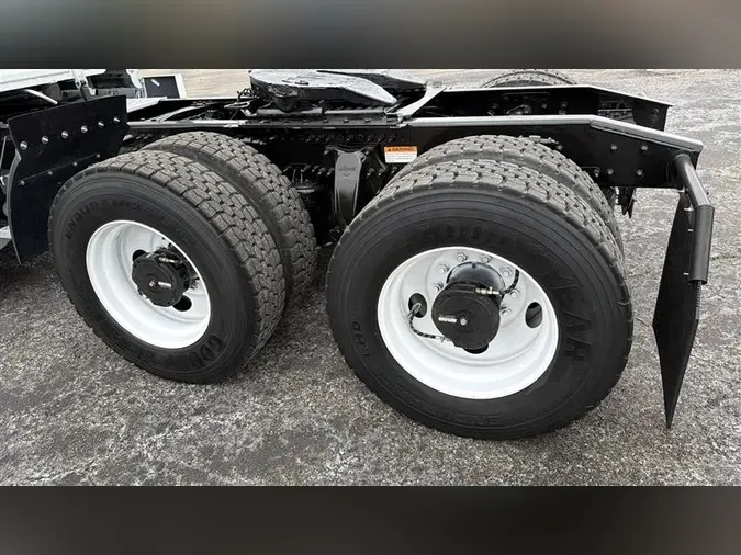 2023 FREIGHTLINER CA126