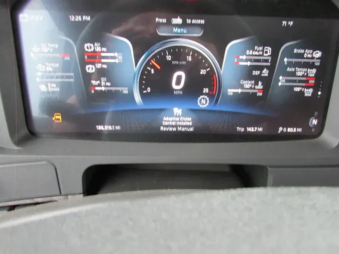 2023 Kenworth W990