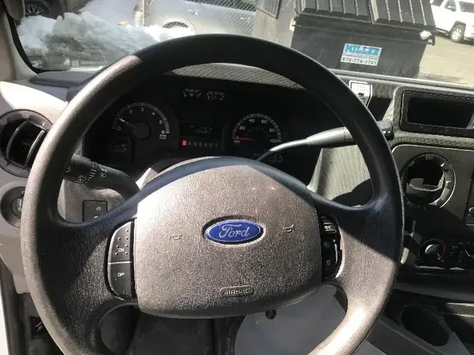 2017 Ford Motor Company E350