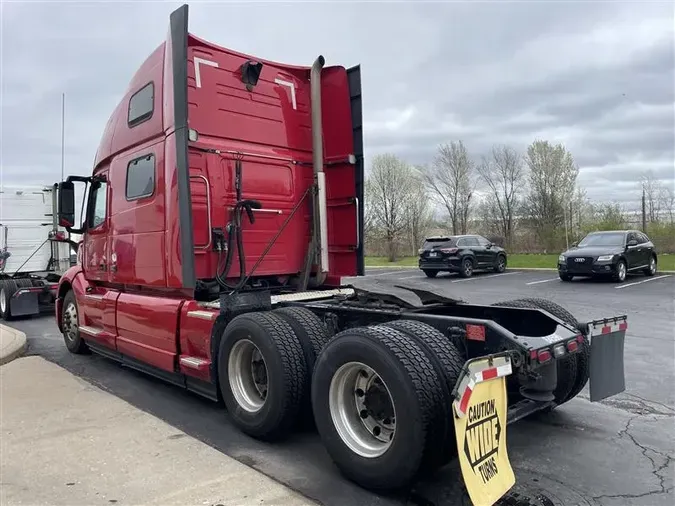 2020 VOLVO VNL860