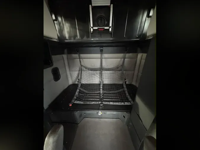 2022 FREIGHTLINER Cascadia 126