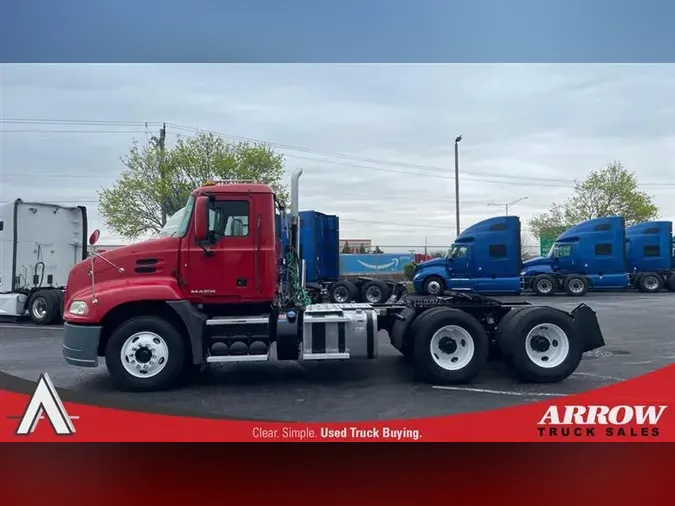 2016 MACK CXU613