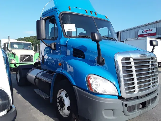 2016 FREIGHTLINER/MERCEDES CASCADIA 113