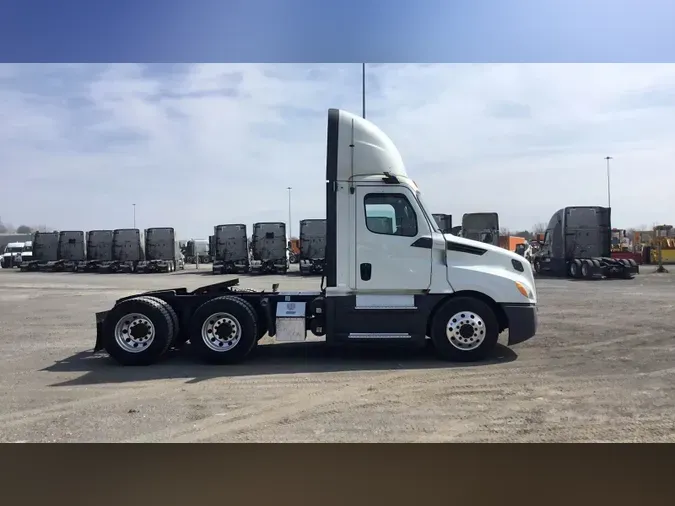 2020 Freightliner Cascadia 126
