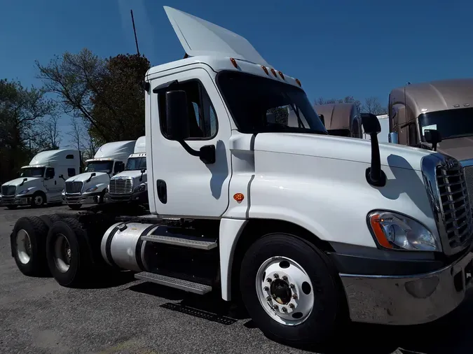 2016 FREIGHTLINER/MERCEDES CASCADIA 125