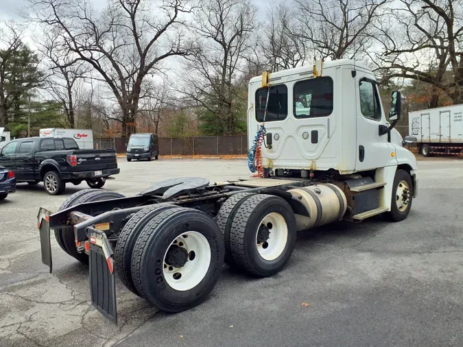 2017 FREIGHTLINER/MERCEDES CASCADIA 125