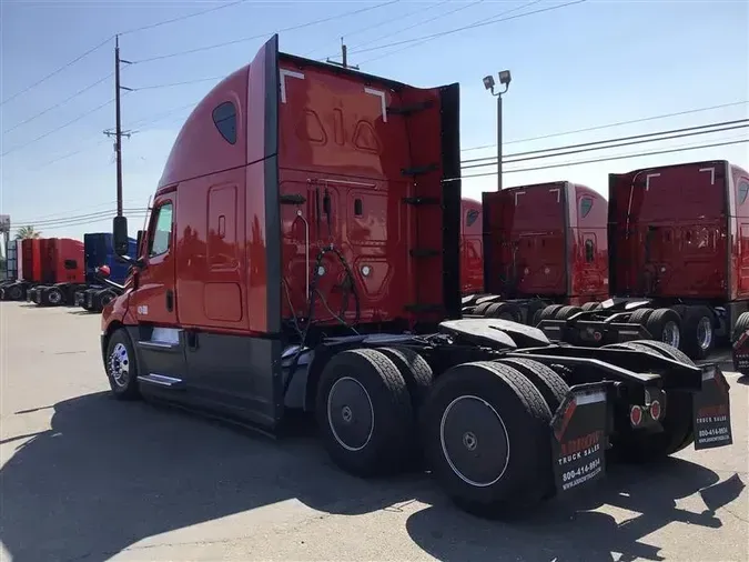 2021 FREIGHTLINER CA126