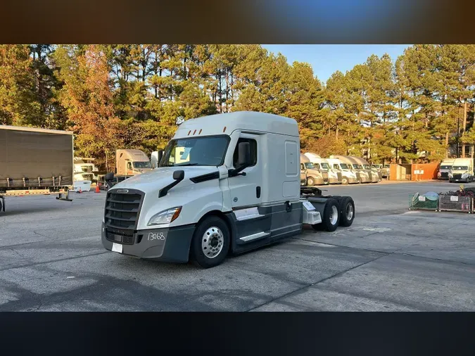 2021 Freightliner Cascadia 126745214227592adc49a280df6f7b65b8b