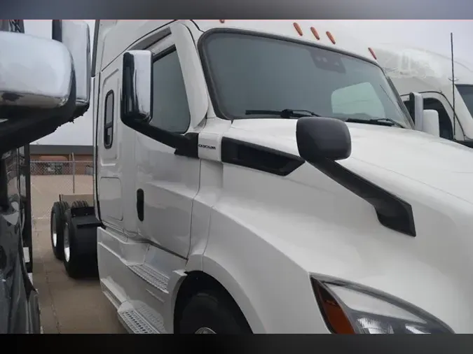 2022 FREIGHTLINER CASCADIA 116