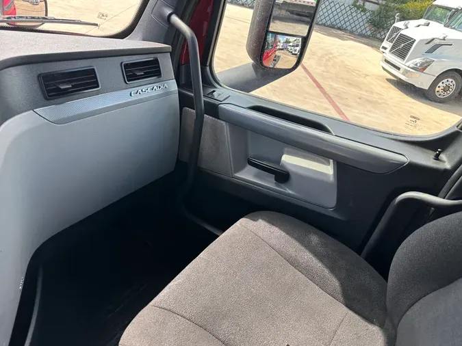 2020 FREIGHTLINER CASCADIA 116