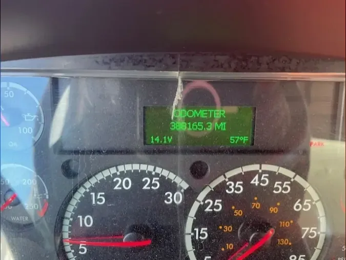 2017 FREIGHTLINER/MERCEDES M2 106