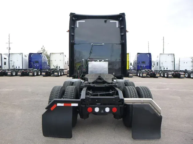 2023 Kenworth T680