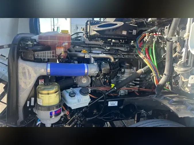 2021 FREIGHTLINER CA126