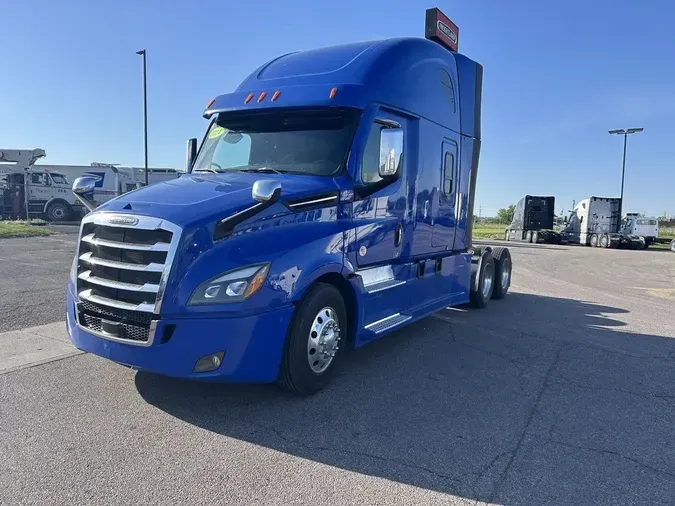 2024 Freightliner Cascadia&reg; Sleeper Cab 126" BBC 72" RR745a02a8a2b8ae3bd96e5ce9c60457ed