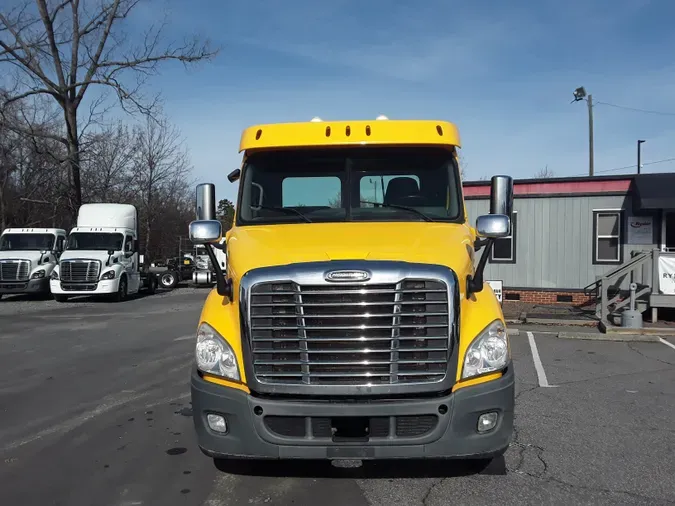 2018 FREIGHTLINER/MERCEDES CASCADIA 113