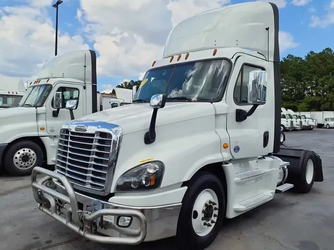 2020 FREIGHTLINER CASCADIA 125