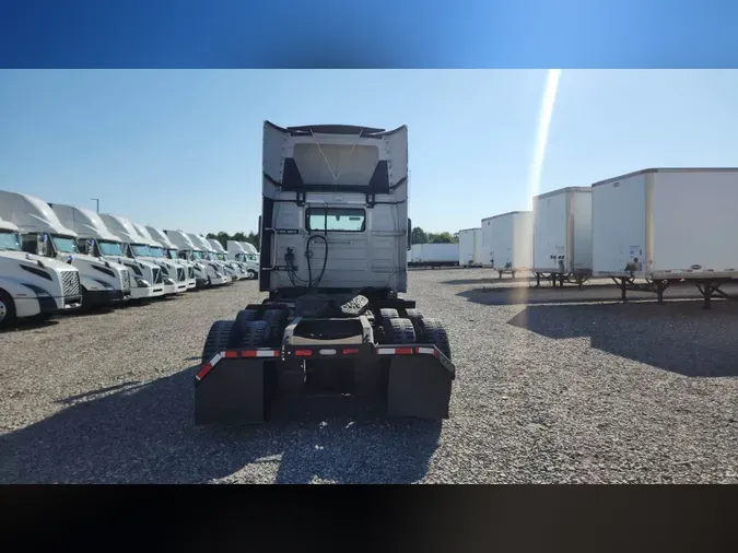 2019 Volvo VNL300