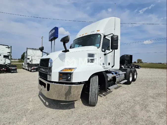 2020 MACK AN64T