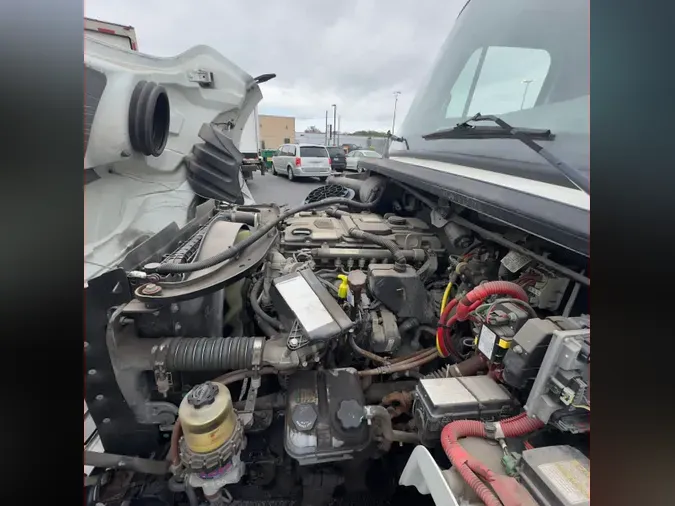 2019 FREIGHTLINER M2 106