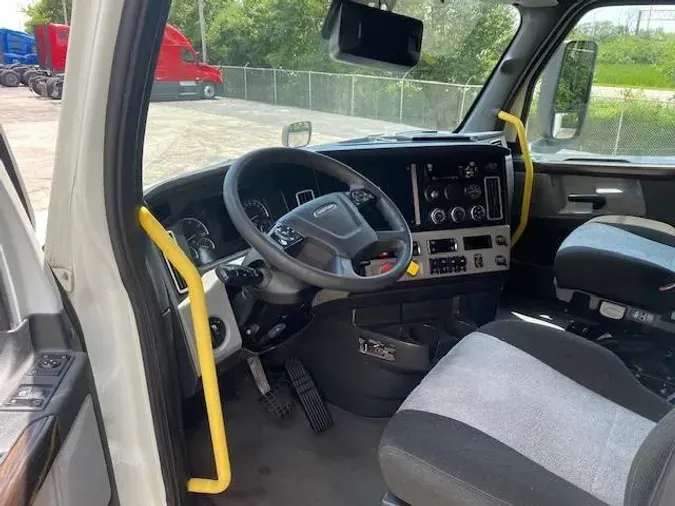 2021 Freightliner Cascadia74624453b6d0ddf9db9a7e14ad7d2af4