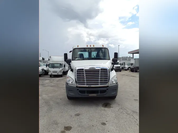 2016 FREIGHTLINER/MERCEDES CASCADIA 113