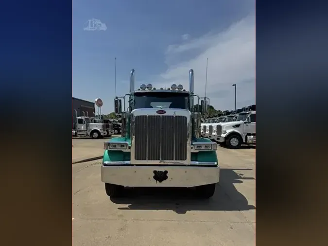 2027 PETERBILT 589