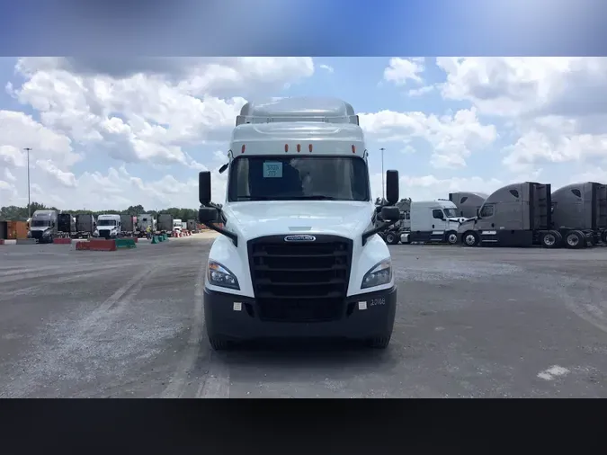 2020 Freightliner Cascadia 126