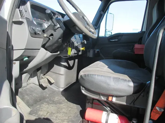 2019 INTERNATIONAL 4300