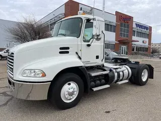 2013 MACK CXU612