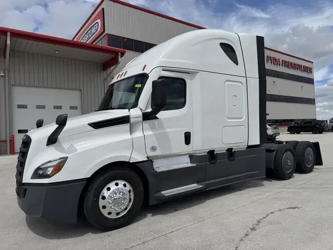 2023 Freightliner Cascadia®746b06b25db9ed4b35c95eaf36efb51c