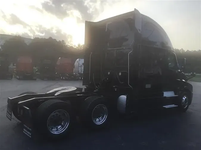 2018 FREIGHTLINER CASCADEVO1