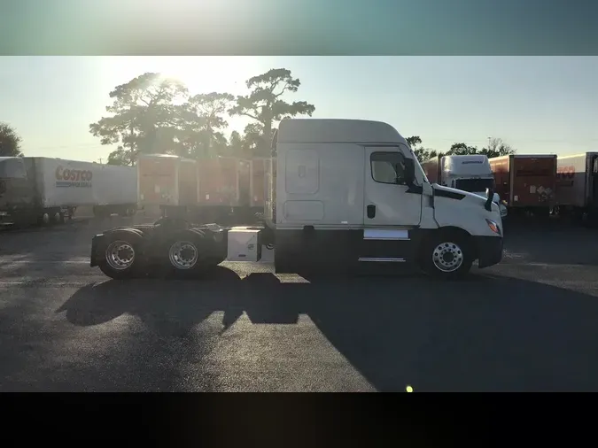 2022 Freightliner Cascadia 126