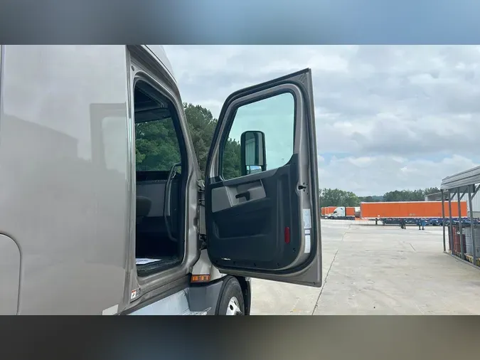 2022 Freightliner Cascadia
