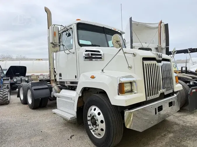 2018 WESTERN STAR 4700