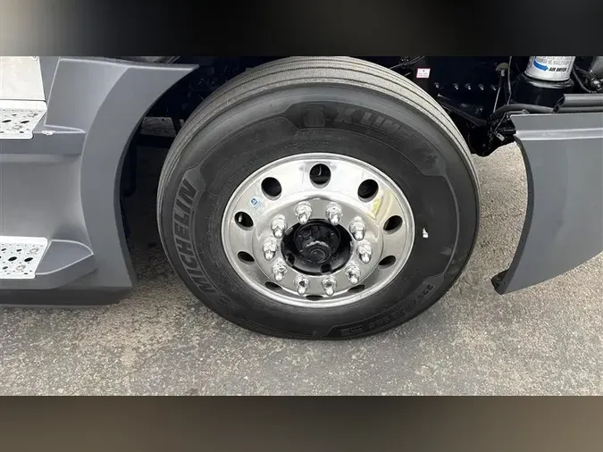 2021 FREIGHTLINER CA126