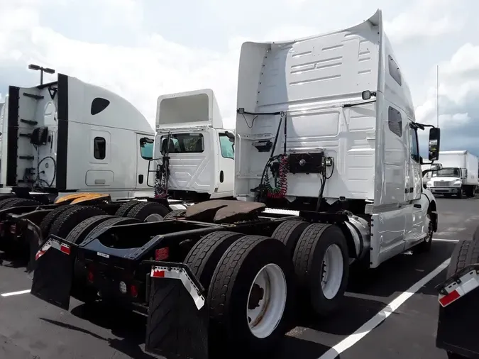 2020 VOLVO VNL64T-760