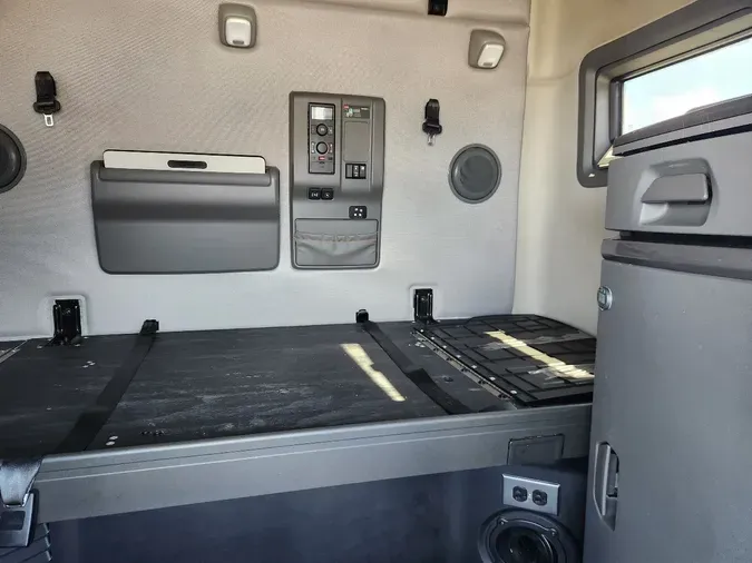 2024 VOLVO VNL64T760