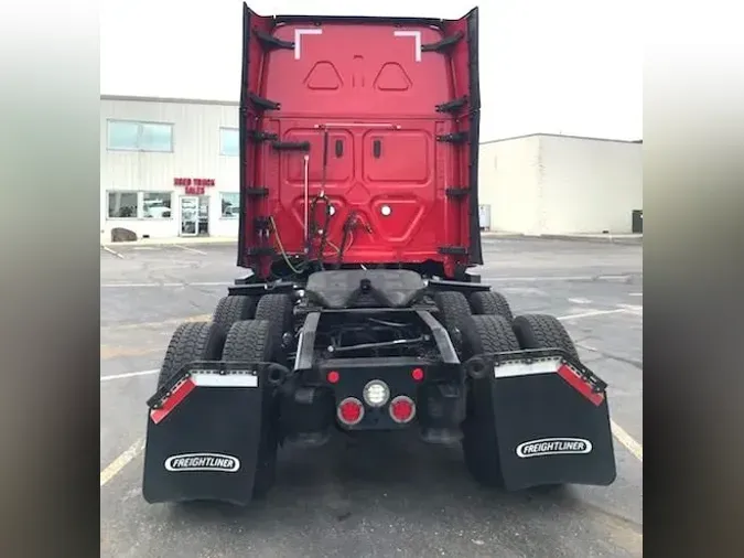 2021 Freightliner Cascadia