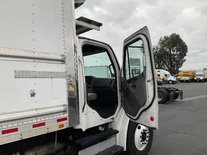 2017 Freightliner M2