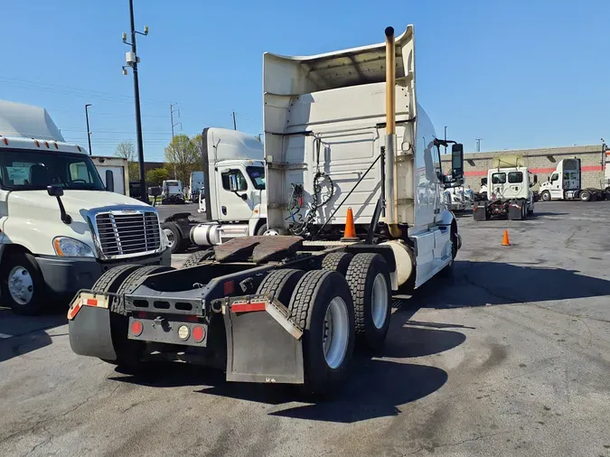 2019 VOLVO VNR64T-640