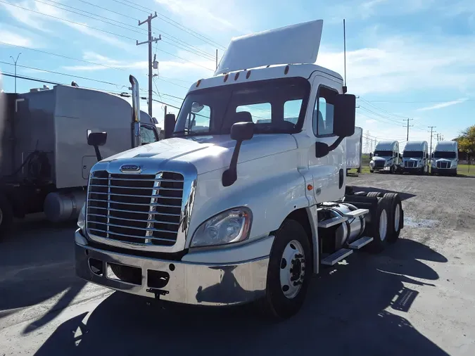 2019 FREIGHTLINER/MERCEDES CASCADIA 1257481cfbe224a55cedbfd3d48986ac6ec