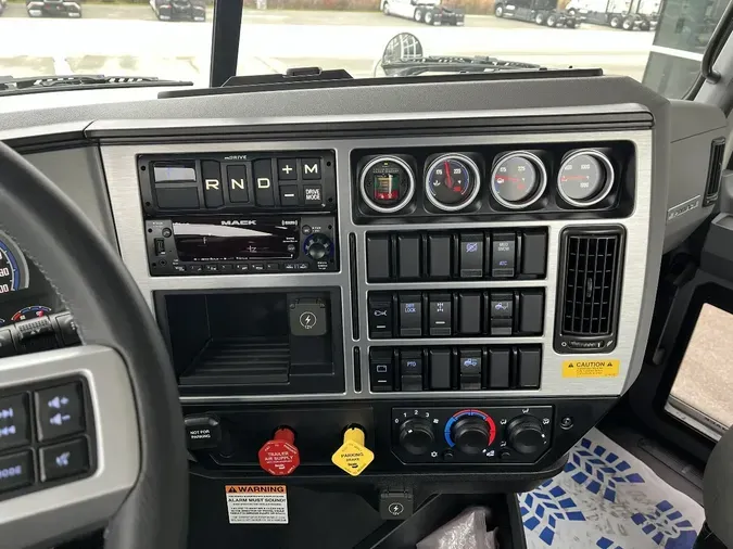 2026 MACK PI64T74871a1468954267b8640842962d7731